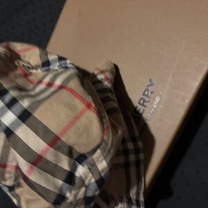 Burberry kids hat size M
